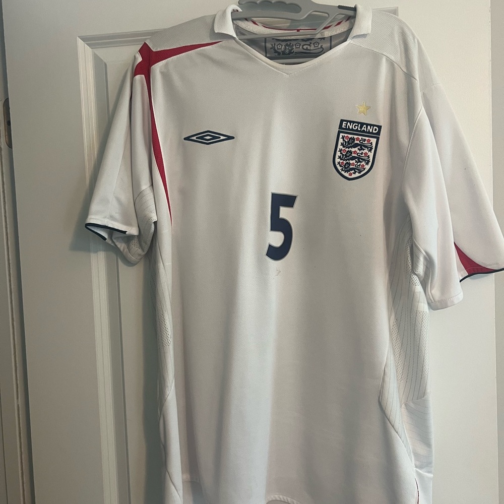 England  White and Red Soccer Jersey